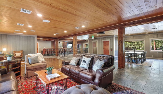 Shasta View Lodge - Cedar Cabin