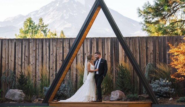 Shasta View Lodge - Weddings - Retreats - Reunions