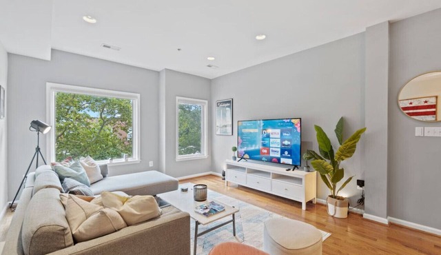 Shaw 2-Unit Townhome | Convention Center | 4BR/5BA