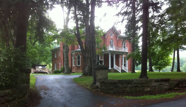 Shaw Mansion Inn