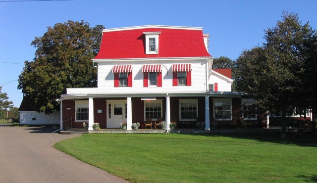 Shaw's Hotel & Cottages