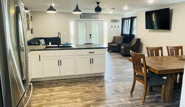 Shawano lake front resort ! remodeled large open concept central air/heat