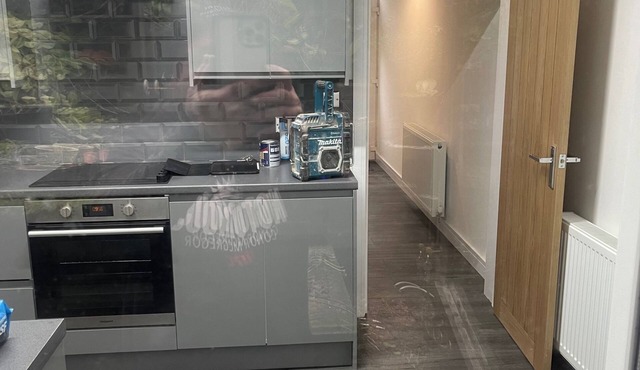 Shawforth - 2 Beds - Sleeps 4 - Street Parking