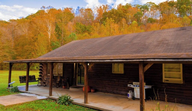 Shawnee Cabin Retreat | Hot Tub + Fire Pit