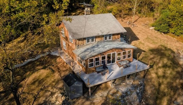 Shawnee |Original Log Cabin Overlooking Ohio River