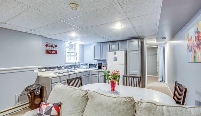 Shawnee Vacation Rental ~ 11 Mi to Kansas City!