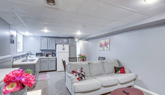 Shawnee Vacation Rental ~ 11 Mi to Kansas City!