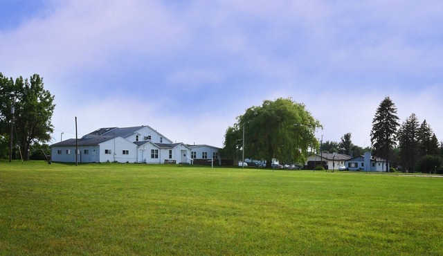 Shay Lake 3-bedroom unit and clubhouse