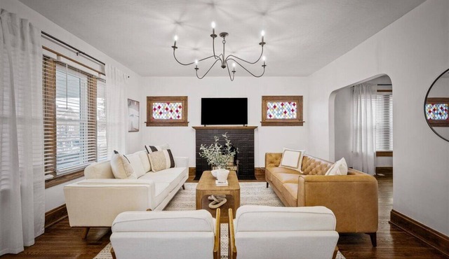 She's a Brickhouse on Broadway!