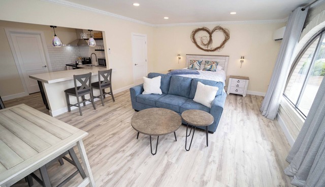 She She's Cozy 1-bedroom studio in charming Globe with AC for relaxing stays