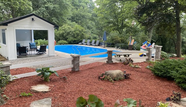 Shea Oaks Getaway; Lake Geneva Private Heated Pool