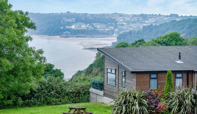 Shearwater 30 - 2 Bedroom Lodge - Summerhill