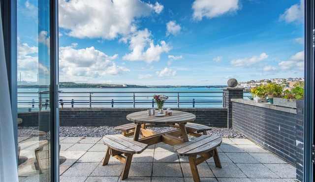 Shearwater, Holiday Cottage Milford Waterfront, Milford Haven, Sleeps 4, 2 bedrooms, bathrooms