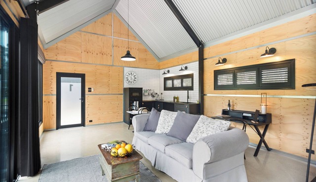 Shed ONE - Luxury & romantic couple getaway in the fabulous King Valley