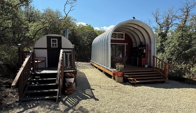 Sheep Camp - Steel and Wool Rustic Hideaway
