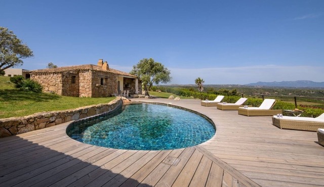 Sheepfold 10 people, heated pool, sea view