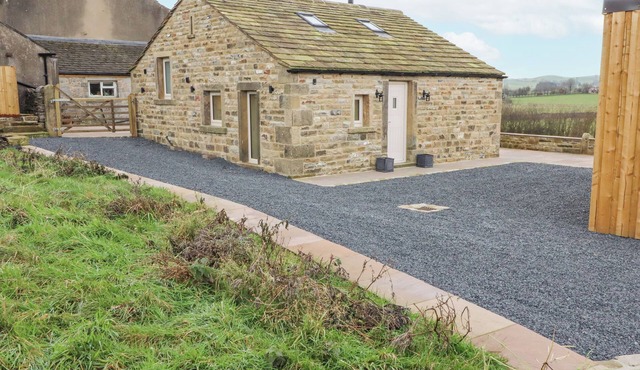 SHEEPFOLD COTTAGE, romantic, character holiday cottage in Gargrave