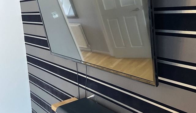 sheffield 2 bed house 5 min from M1