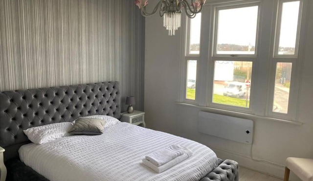 Sheffield - New York Apartment