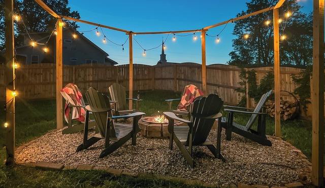 Shelbyville Farmhouse w/Hot Tub, Fire Pit & Grill