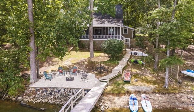 Shellcracker - Dock, SUPs, Firepit, Games and more