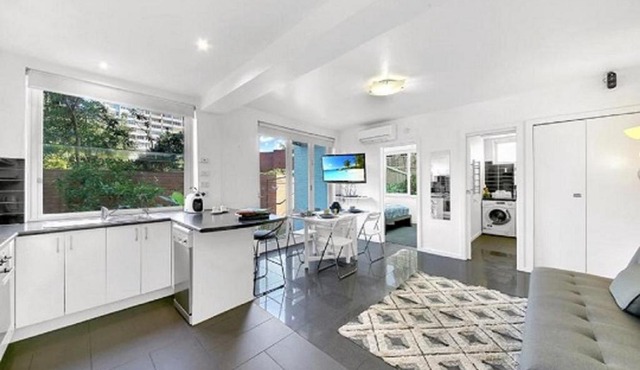 ShelleyStayz Shakespeare Grove