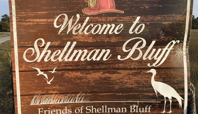 Shellman Bluff Village Home: Ideal location,3 bedrm,2 bath,lg porch,boat shed