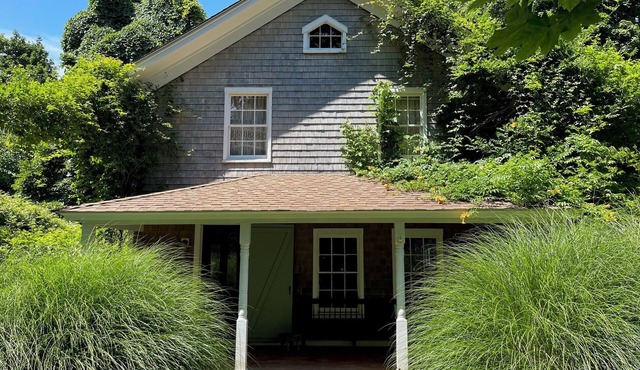 Shelter Island, NY Fully Renovated Farmhouse with Pool
