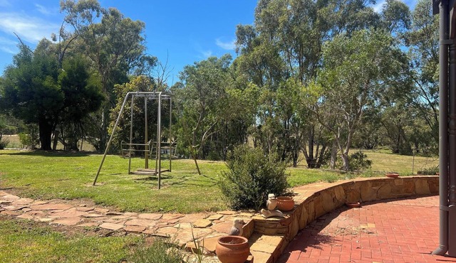 ShelterBelt - Country Victorian Farm Stay