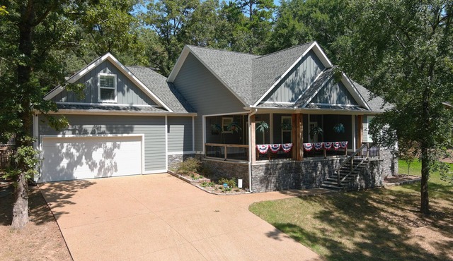 SheNANAgans – Family-Friendly Home in Eden Isle near Greers Ferry Lake