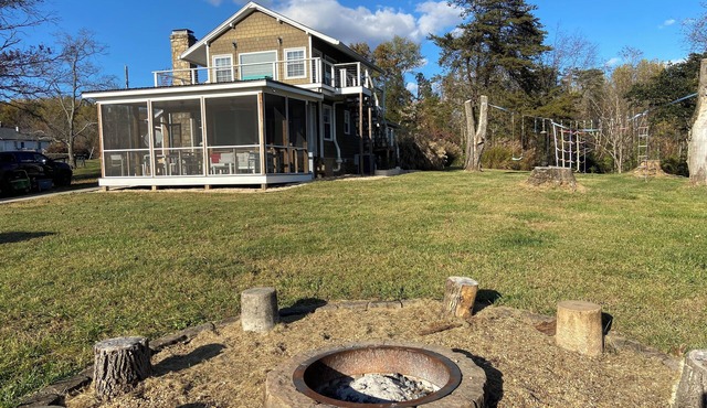Shenandoah 3BR Mountain Retreat on 15 Acres – Views, Fire Pit, and More!