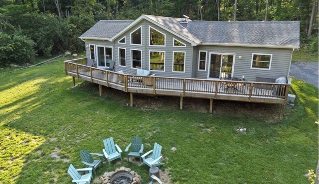 Shenandoah Escape Cabin - Hot Tub, Sauna, Fire Pit & Forest Views. Near Hiking