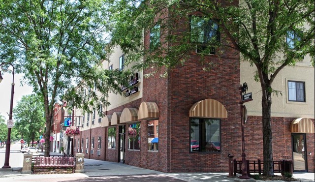 Shenandoah Inn & Suites