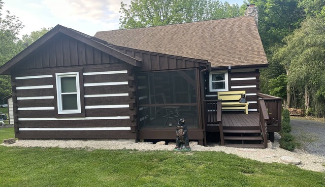 Shenandoah river front cabin, hot tub, fireplace, cabin, screened in porches.