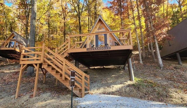 Shenandoah/Rustic Lakeview Cabin- 2 Person A-Frame