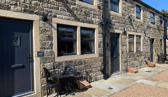 SHEP COTTAGE, family friendly, with open fire in Cragg Vale