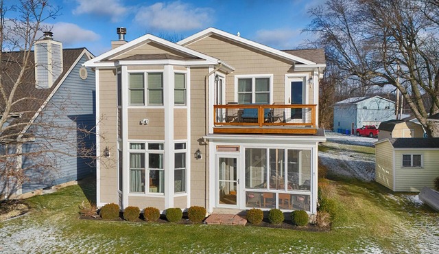 Shep's Lake House: Large Family Retreat!