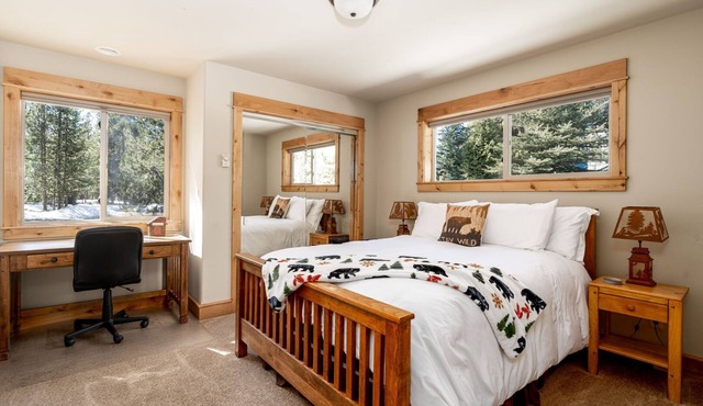 Shepherd Family Retreat- Fox | Main Home & Guest House sleeps 12 Near Yellowstone