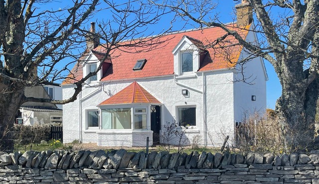 Shepherd Moon - Sea View Cottage near NC500