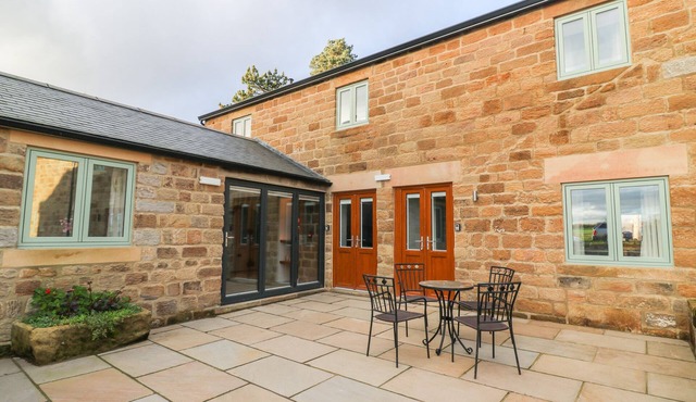 SHEPHERD'S CROOK, pet friendly, luxury holiday cottage in Spofforth