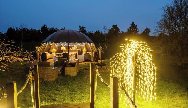 Shepherd's Hut- Hot Tub- Wellness Spa- Wood Burner