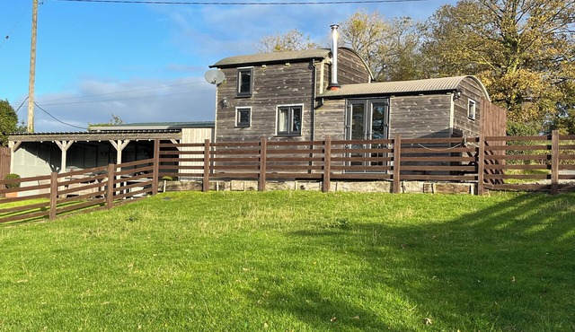 SHEPHERDS CABIN AT TITTERSTONE, pet friendly in Clee Hill