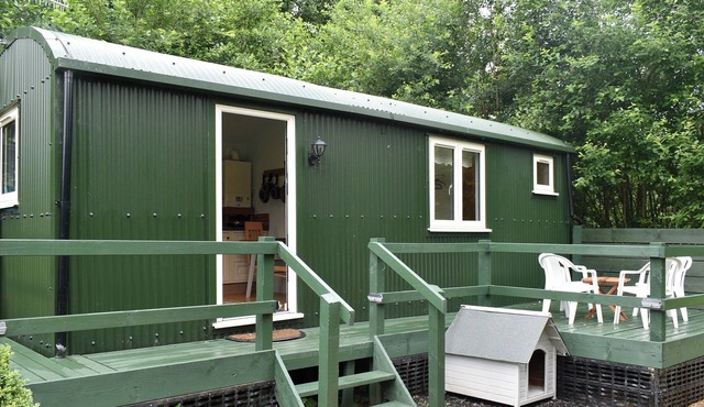 Shepherds Hut 3 at Laddingford - UK32532