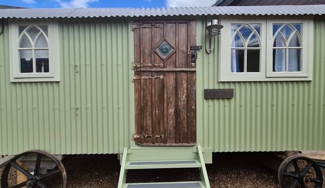 Shepherds Hut - Double - Ensuite