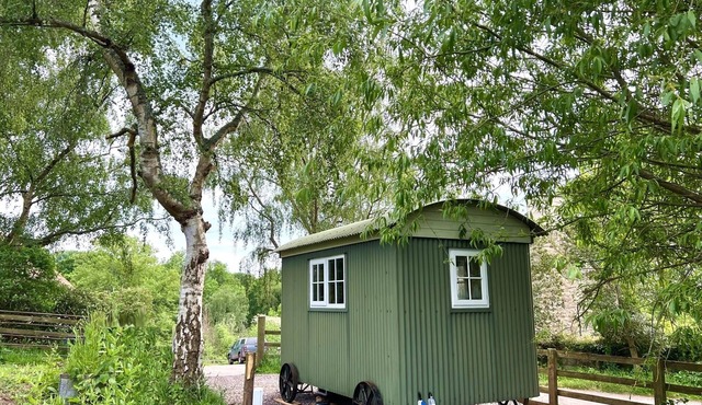 Shepherds Hut in peaceful south Wales farmland with spectacular mountain views