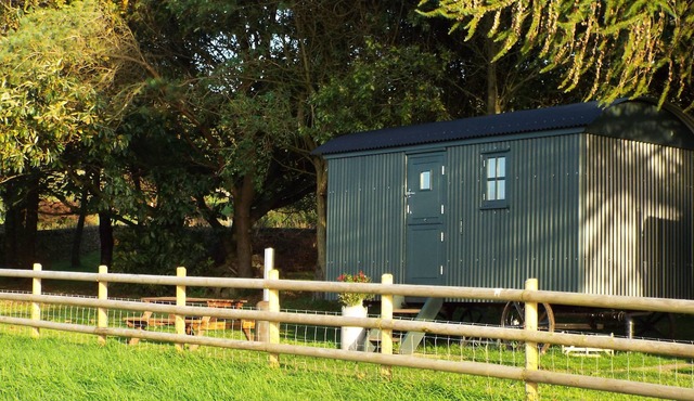 Shepherds Hut with stunning views located on the edge of the peak district