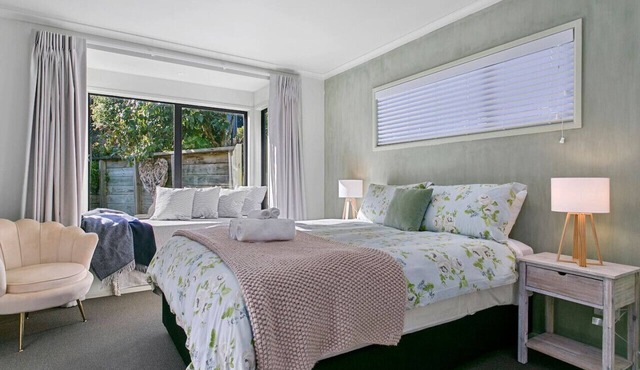 Shepherds Retreat - spacious comfort & serenity. Ideal for families or groups