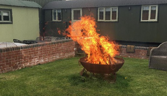 Shepherds View at Oaks Barn Farm Alcester with optional paid for Hot tub