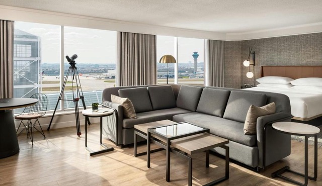 Sheraton Gateway Hotel in Toronto International Airport