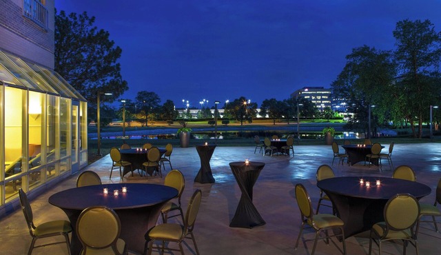 Sheraton Suites Chicago Elk Grove